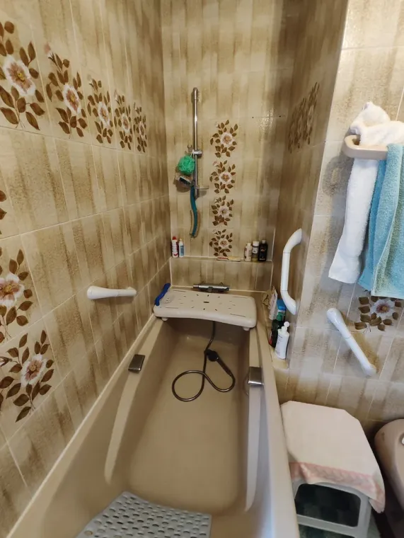 Solutions adaptées pour l'installation et la pose de poignées et barres de maintien, Angoulême, Pierre Brico