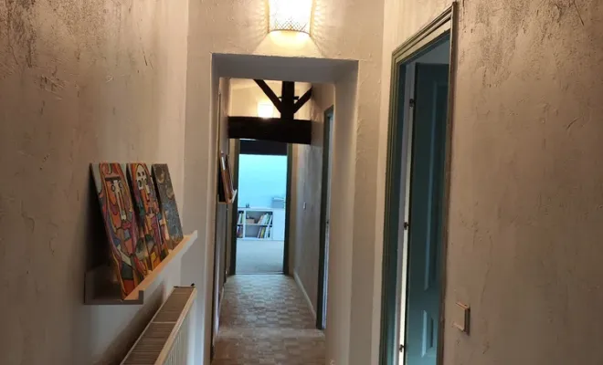 Rénovation d'un couloir avec déplacement et rajout de luminaires, Angoulême, Pierre Brico